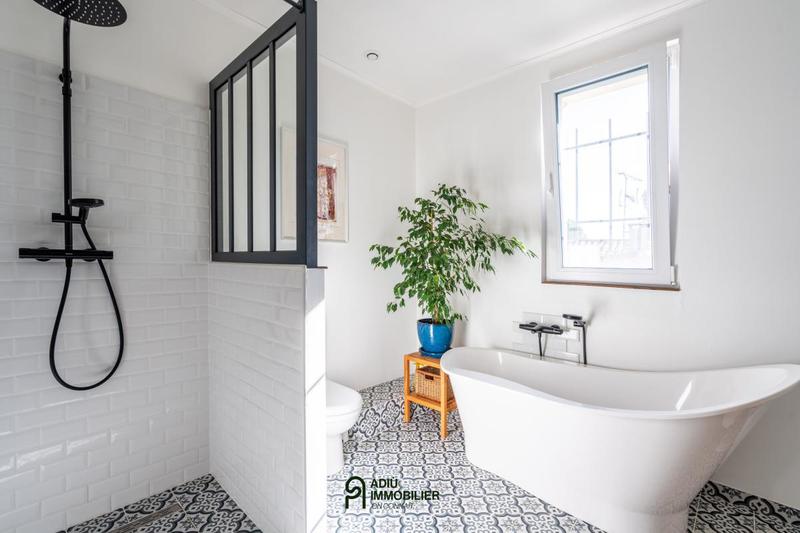 Villa - 205 m² - 6 pièces