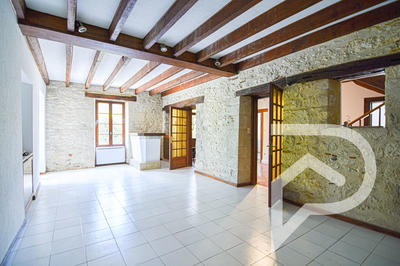 Maison - 240 m² - 6 pièces