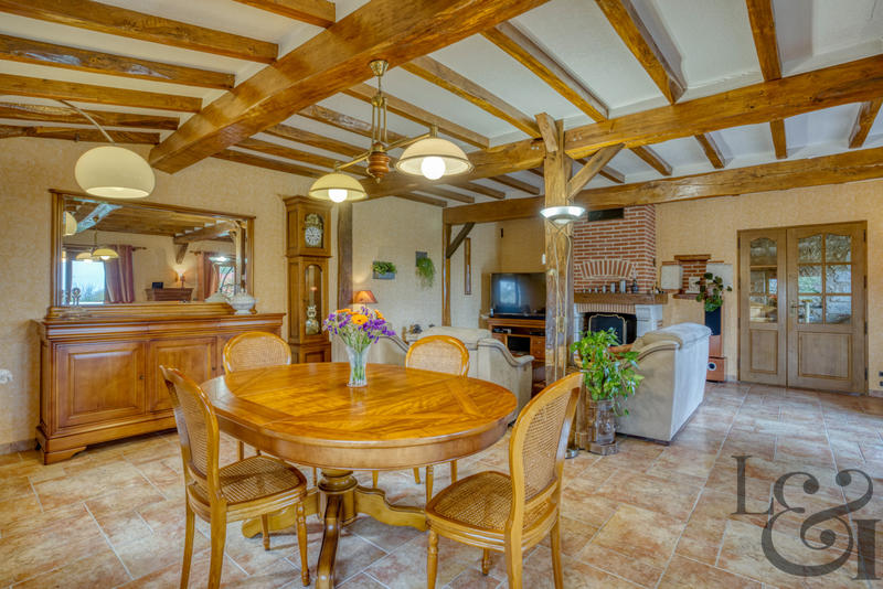 Maison - 321 m² - 9 pièces