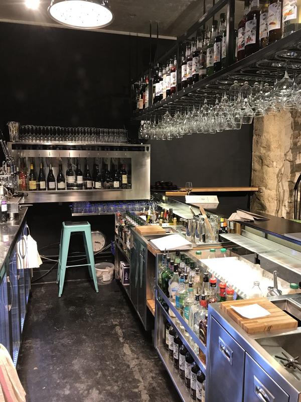 Fonds de commerce - Local commercial - 230 m²