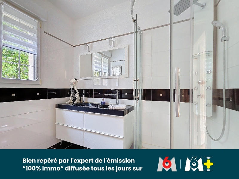 Maison - 245 m² - 9 pièces