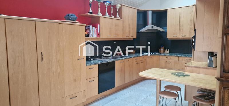 Maison - 163 m² - 7 pièces