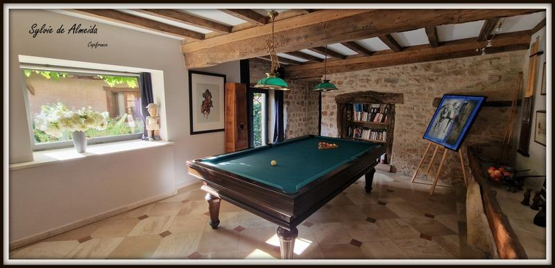 Maison - 326 m² - 6 pièces