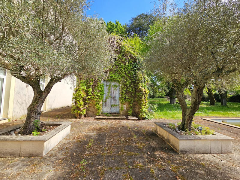 Maison - 446 m² - 14 pièces