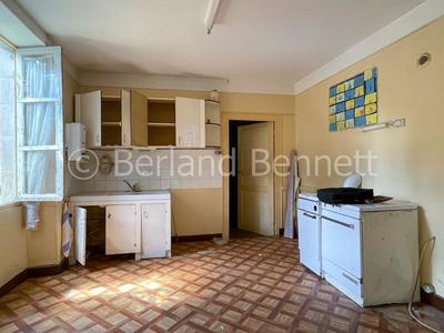 Maison - 214 m² - 11 pièces