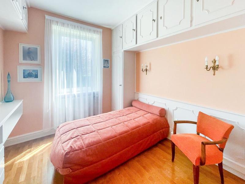 Maison traditionnelle - 200 m² - 11 pièces