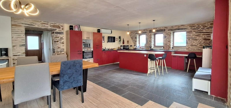 Maison - 320 m² - 8 pièces