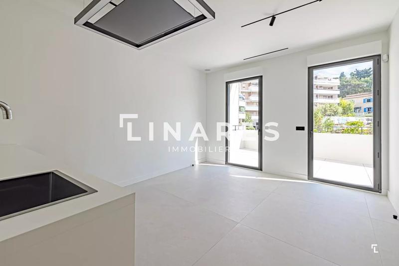 Local d'activités - 208 m² - 1 pièce