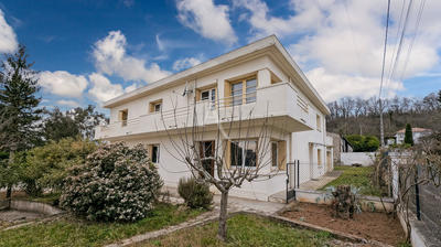 Maison - 255 m² - 8 pièces