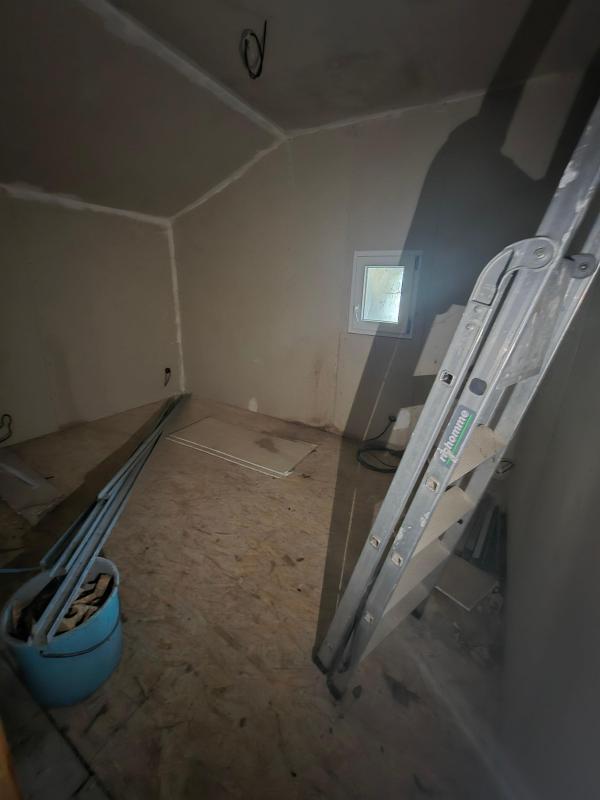 Maison - 180 m² - 2 pièces