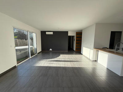 Maison - 96 m² - 4 pièces