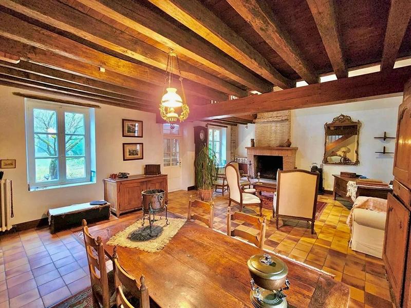 Maison - 280 m² - 11 pièces