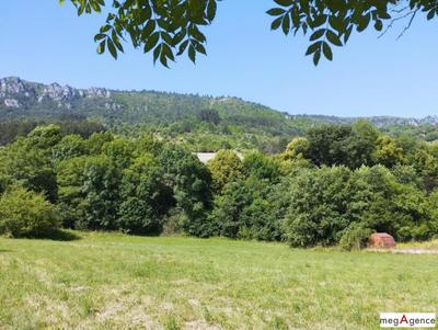 Terrain constructible - 3 096 m²