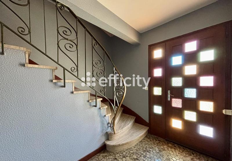 Villa - 260 m² - 10 pièces