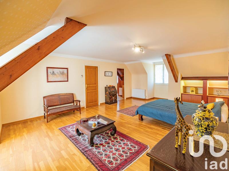 Maison - 230 m² - 7 pièces