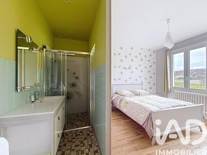 Maison - 382 m² - 5 pièces