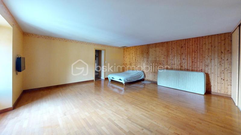 Maison - 180 m² - 8 pièces