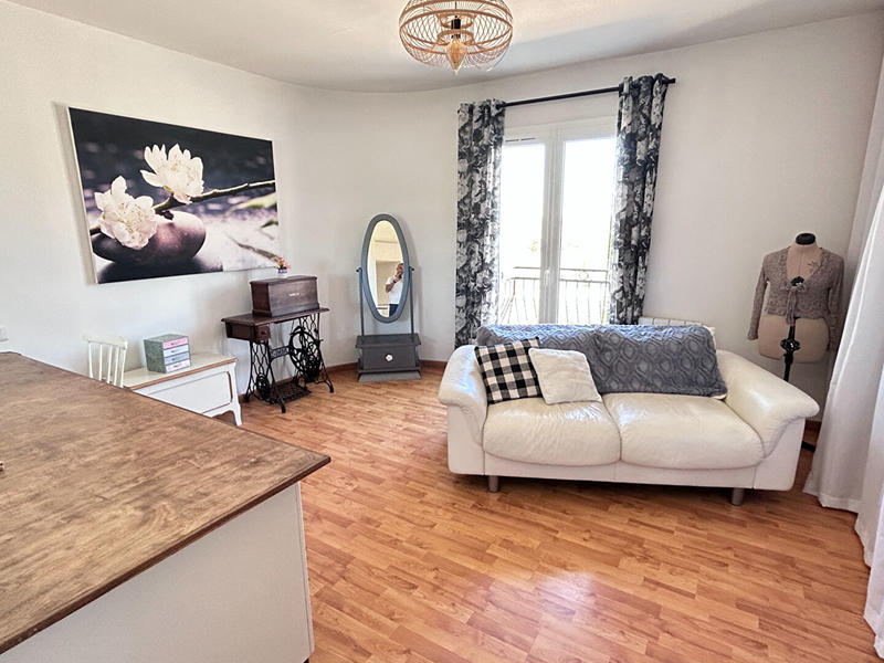 Maison - 245 m² - 7 pièces