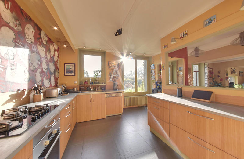 Maison - 207 m² - 6 pièces