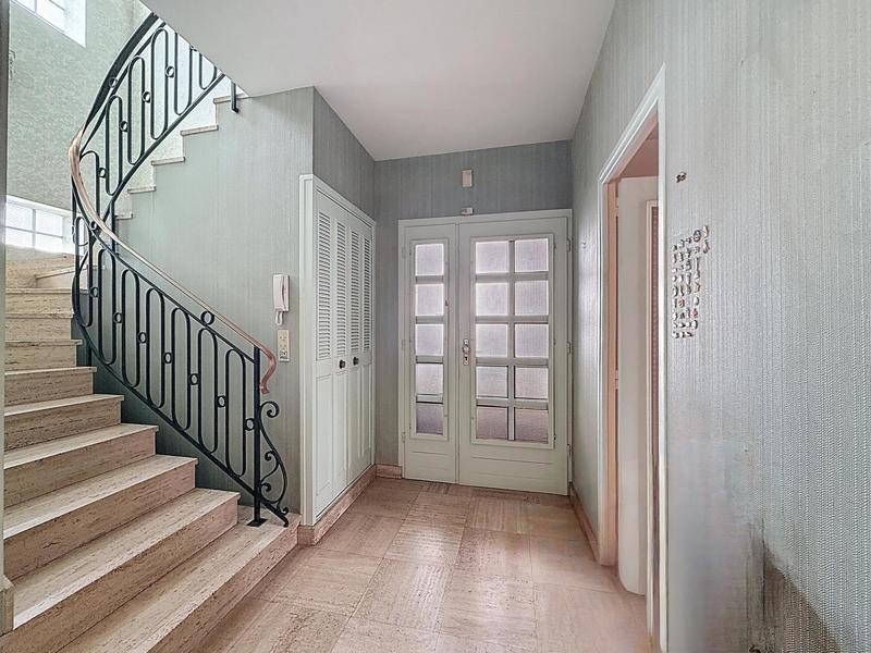 Maison - 253 m² - 7 pièces