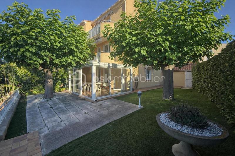 Appartement - 75 m² - 2 pièces