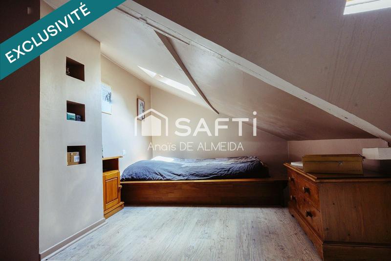 Maison - 219 m² - 9 pièces