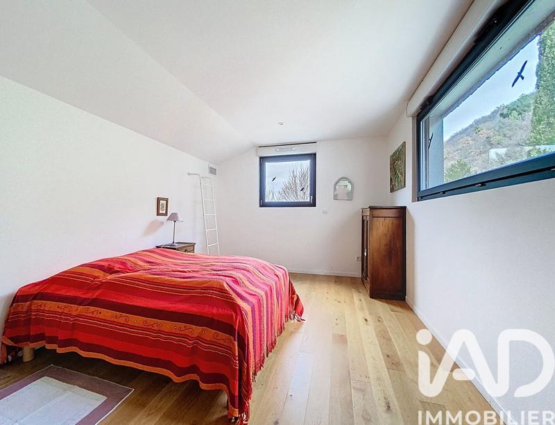 Maison - 208 m² - 8 pièces