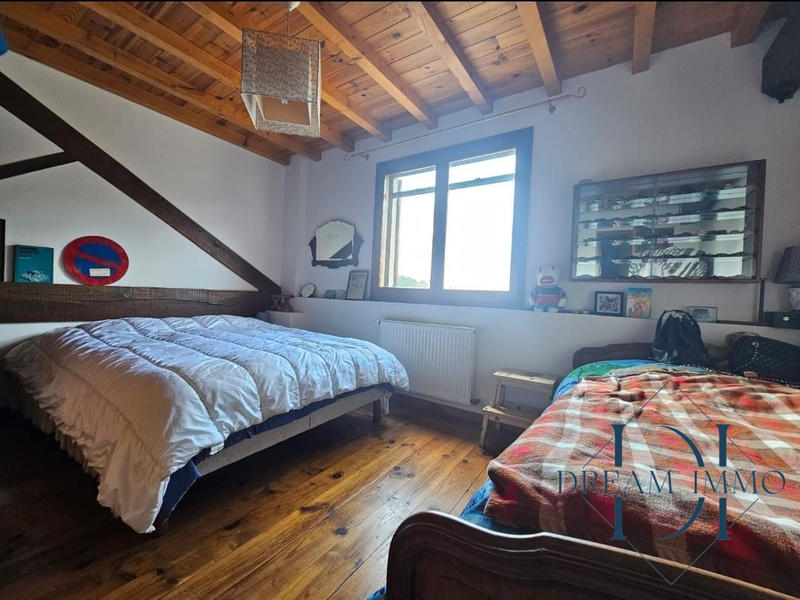 Maison - 263 m² - 7 pièces