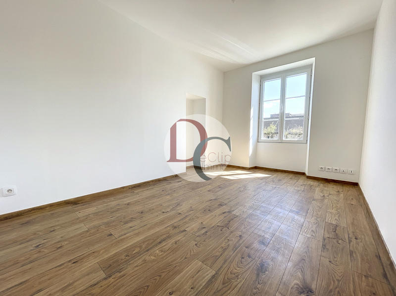 Maison - 316 m² - 11 pièces