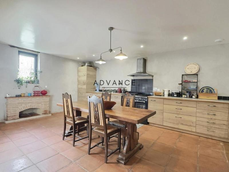 Corps de ferme - 320 m² - 5 pièces