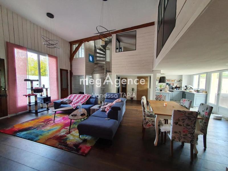 Maison - 170 m² - 6 pièces