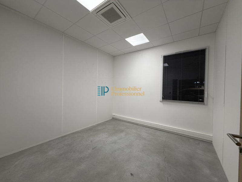 Bureau - 135 m² - 5 pièces