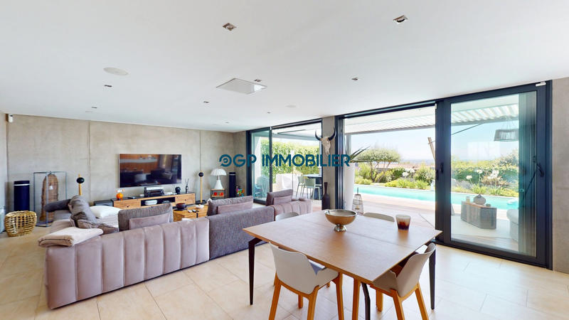 Maison contemporaine - 205 m² - 5 pièces