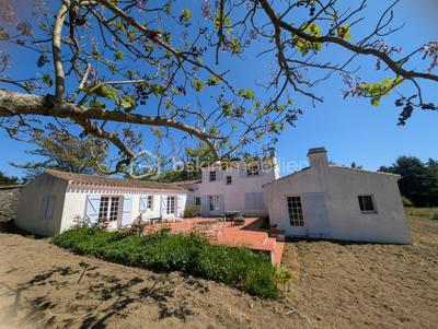 Demeure - 205 m² - 7 pièces