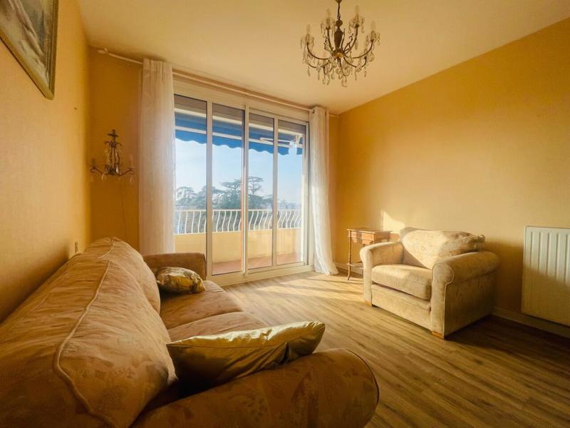 Appartement - 81 m² - 5 pièces