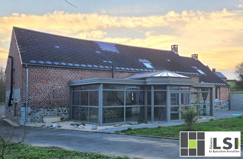 Maison - 245 m² - 8 pièces