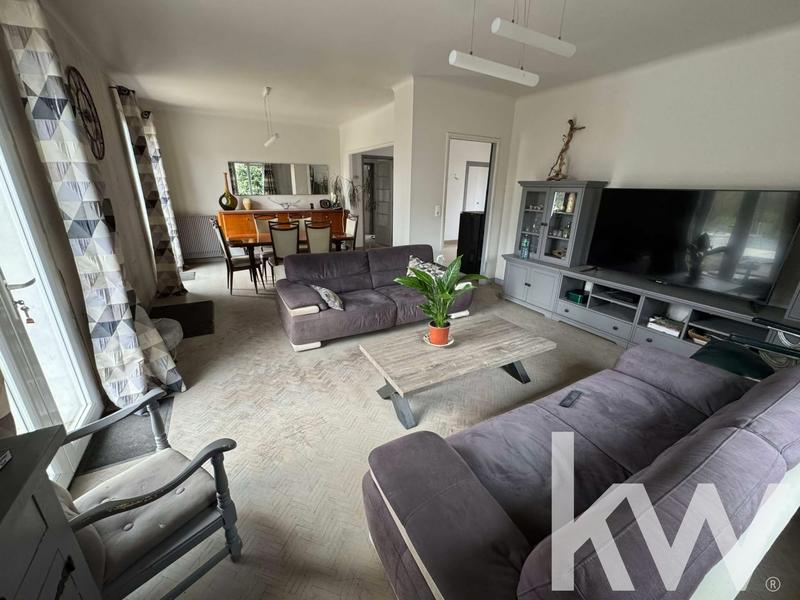 Maison - 202 m² - 8 pièces