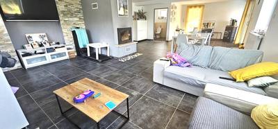 Maison - 210 m² - 7 pièces