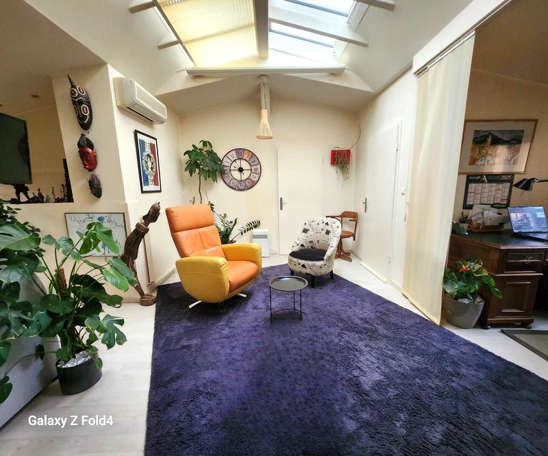 Maison - 220 m² - 8 pièces