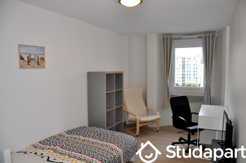 Chambre - 9 m² - 1 pièce