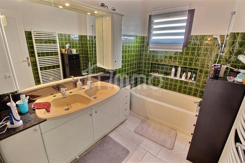 Maison de ville - 180 m² - 6 pièces