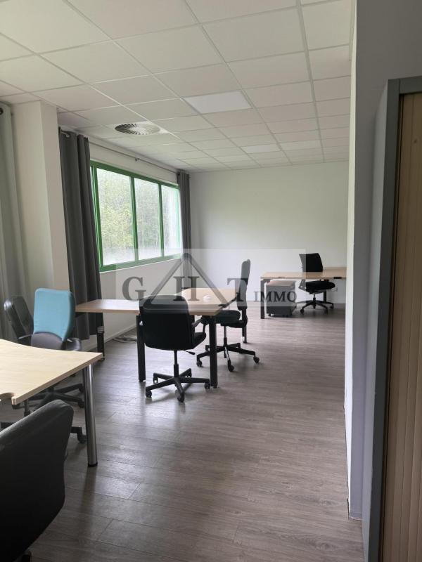 Entrepôt - 1 500 m²