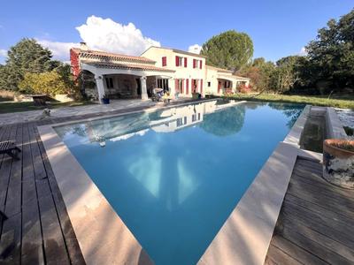 Villa - 269 m² - 8 pièces