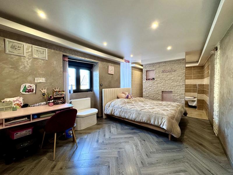 Maison - 301 m² - 9 pièces