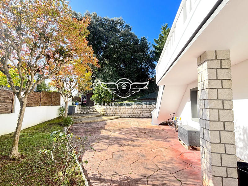 Maison - 153 m² - 8 pièces