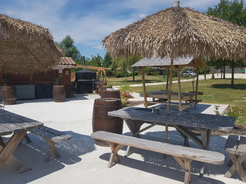 Propriété - 260 m² - 11 pièces