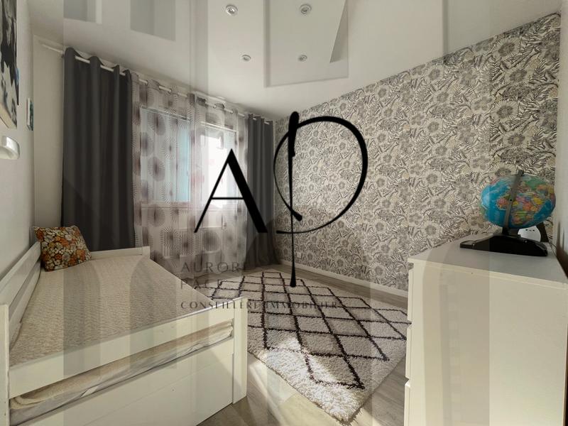 Appartement - 100 m² - 4 pièces