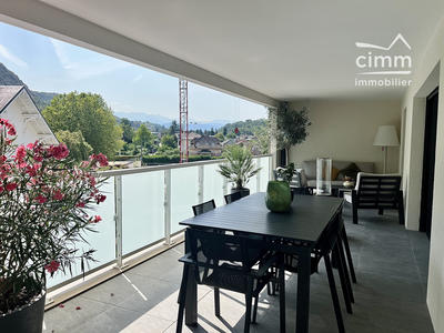 Appartement - 100 m² - 4 pièces