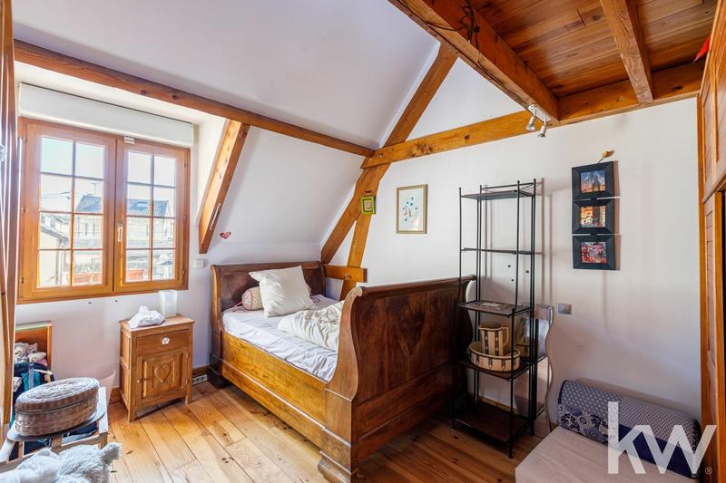 Maison - 210 m² - 7 pièces