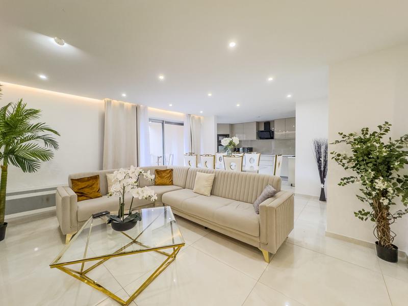 Appartement - 104 m² - 5 pièces